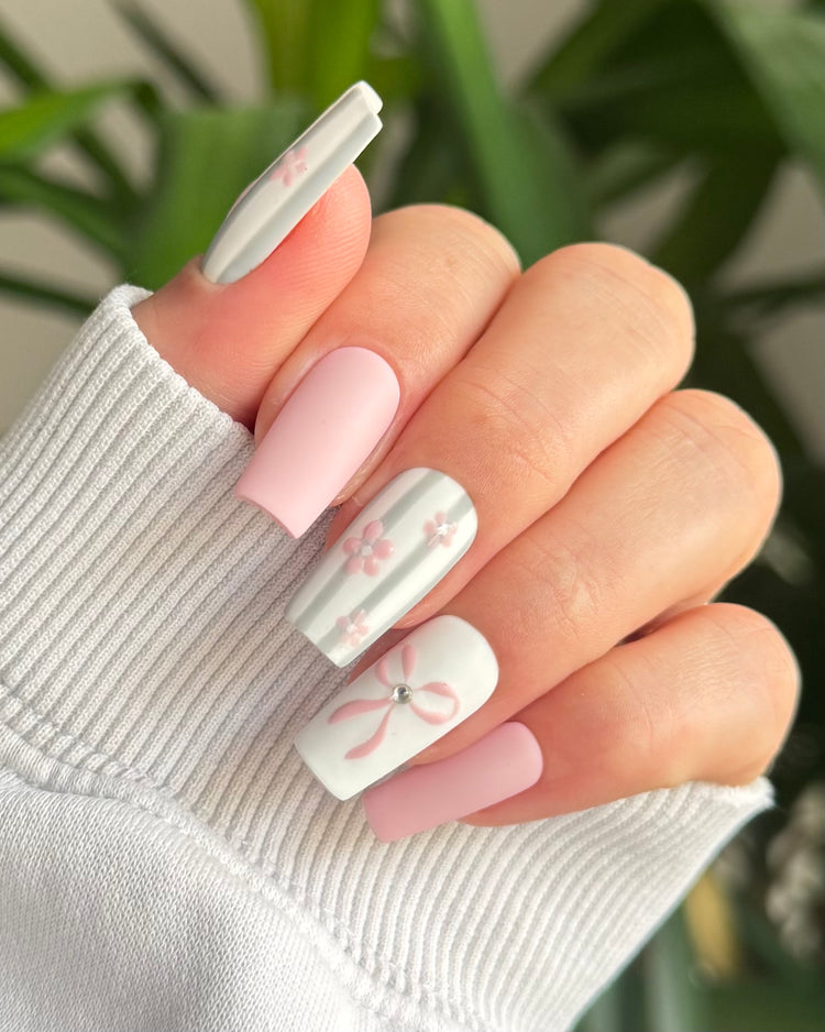 Pretty Little Things – Press On Nails