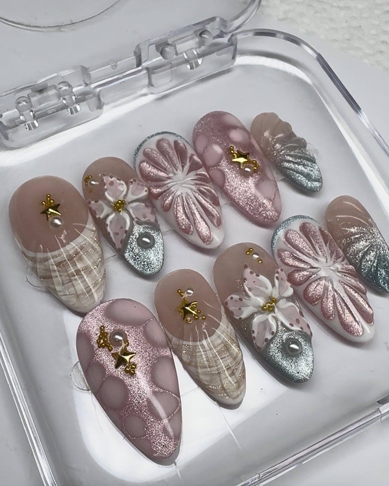 Magical Vacation - Made by Order Press on nails