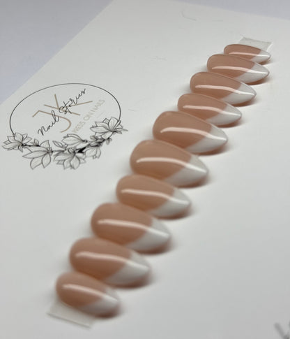 Classic French White Press-on Nägel – The Classic French by The Press On Lounge