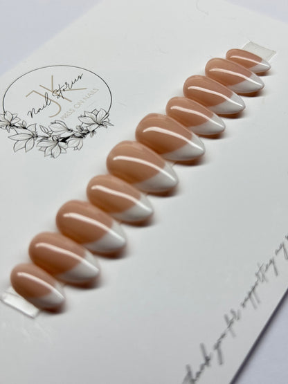 Classic French White Press-on Nägel – The Classic French by The Press On Lounge