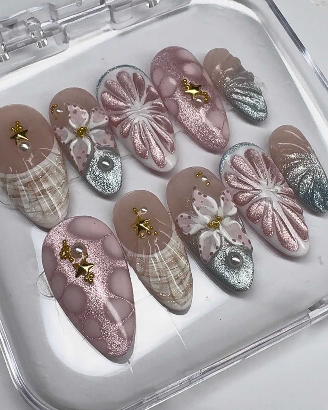 Magical Vacation - Made by Order Press on nails