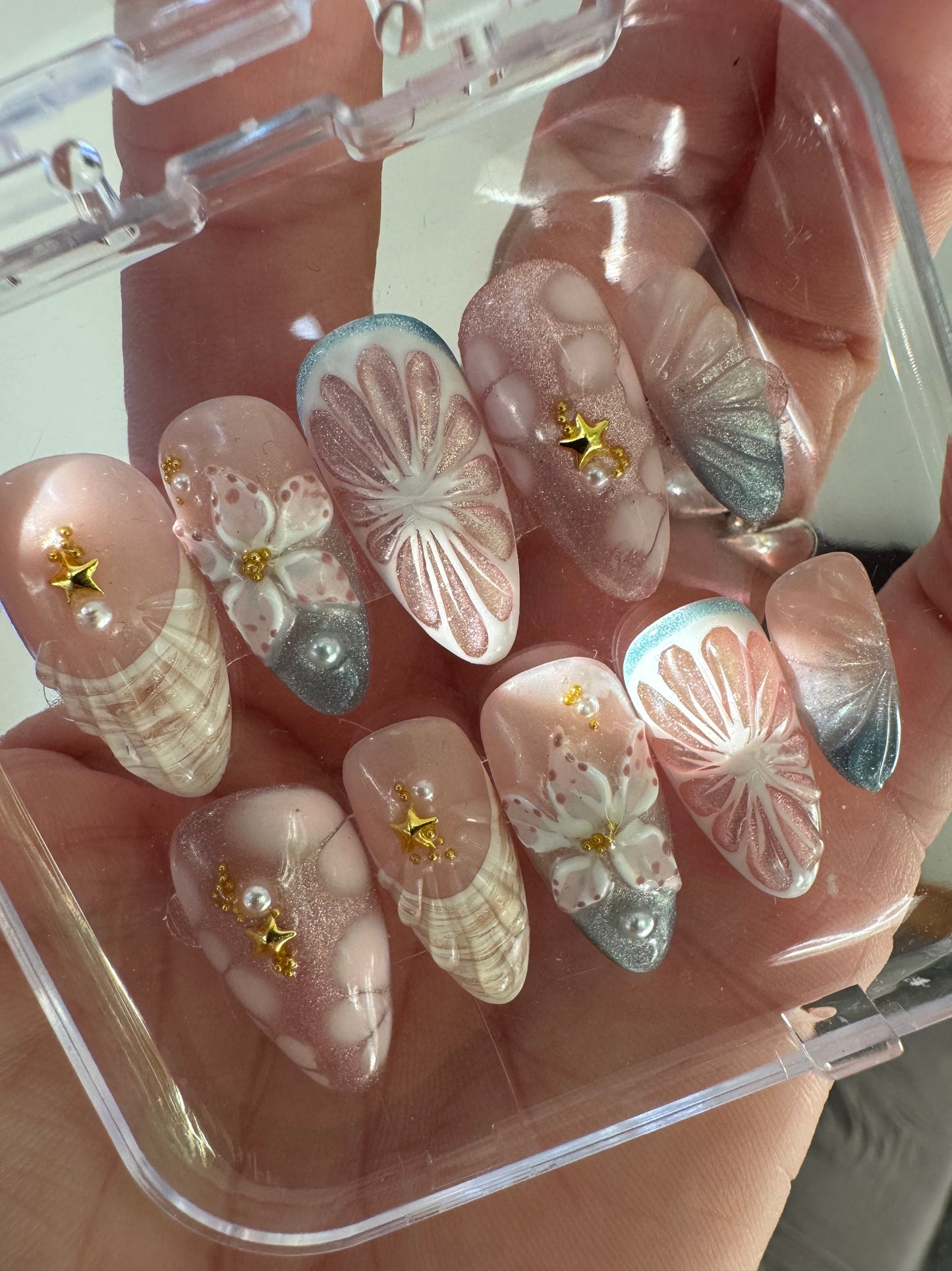 Magical Vacation - Made by Order Press on nails