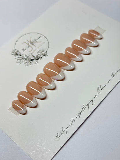 Classic French White Press-on Nägel – The Classic French by The Press On Lounge