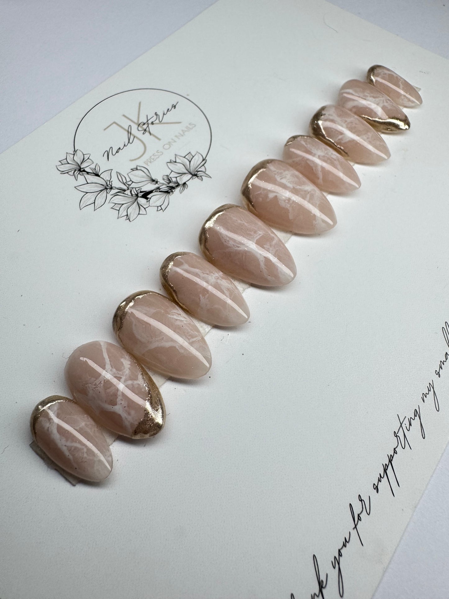 Golden Veins - Made by order press on nails