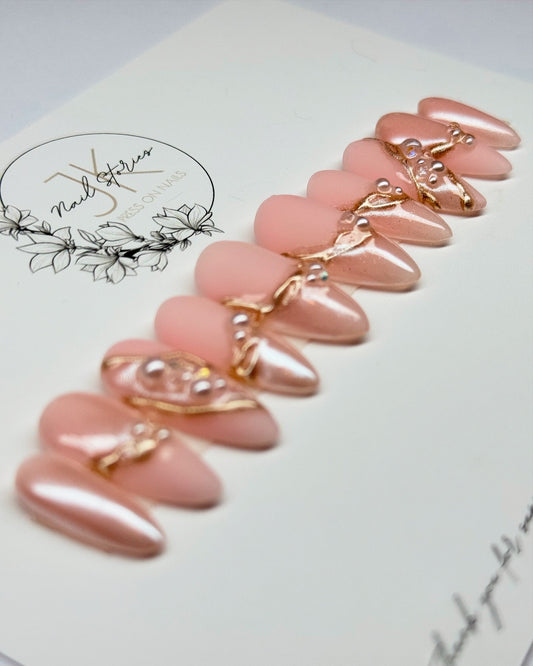 Glamour Girl - Made by order press on nails